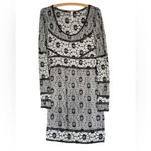 Free People Boho Floral Knit Long Sleeve Body-con Stretch Fabric Scoop Neck XS